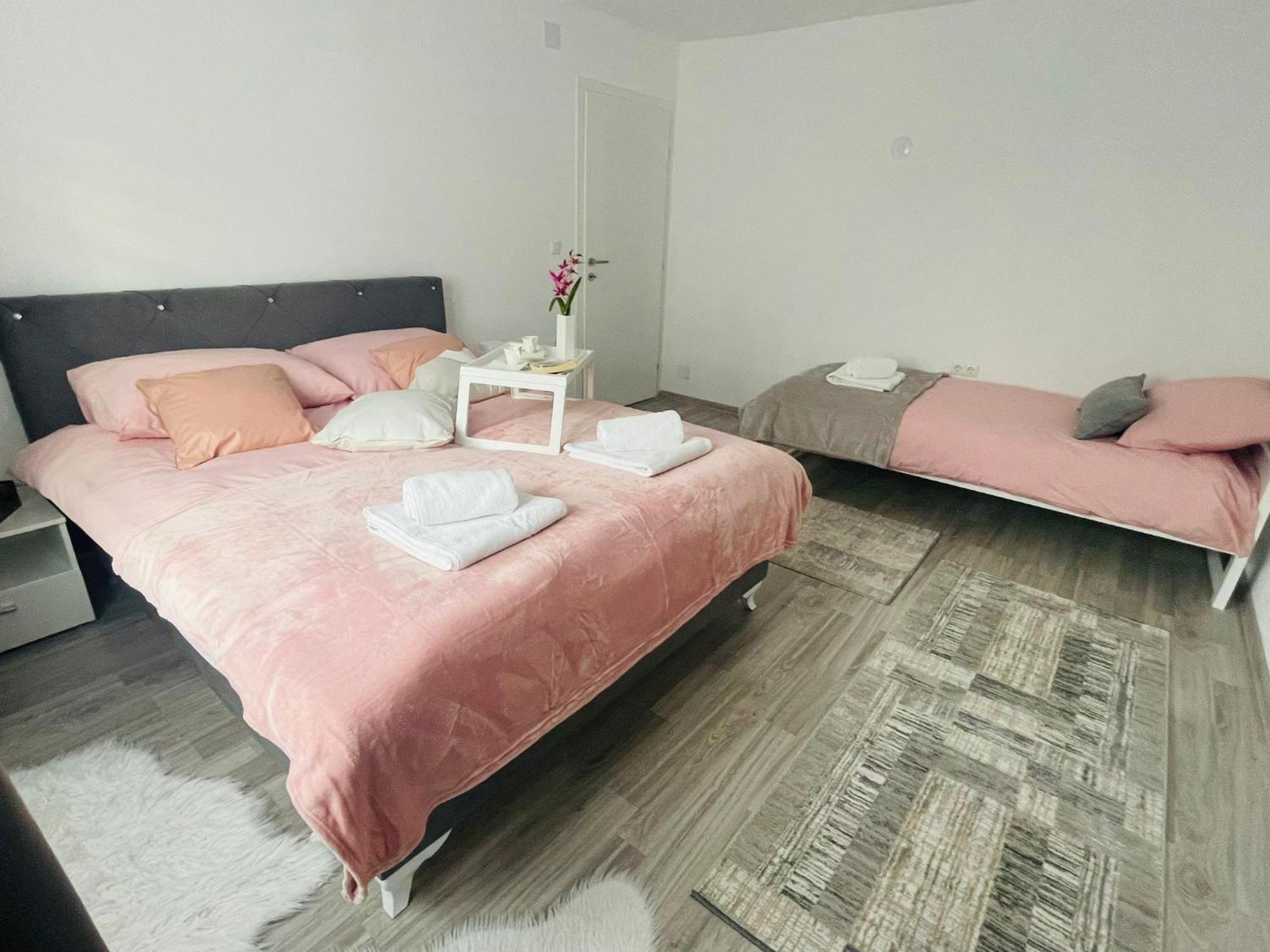 Apartment Zara Bihac Exterior photo